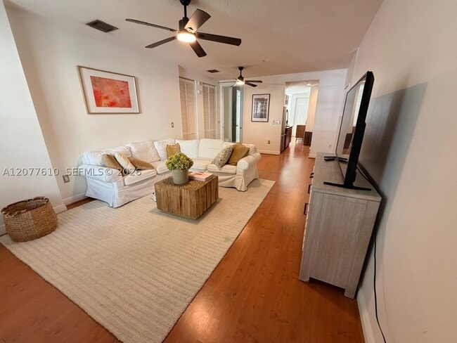Building Photo - 357 SW 13th St Unit 357