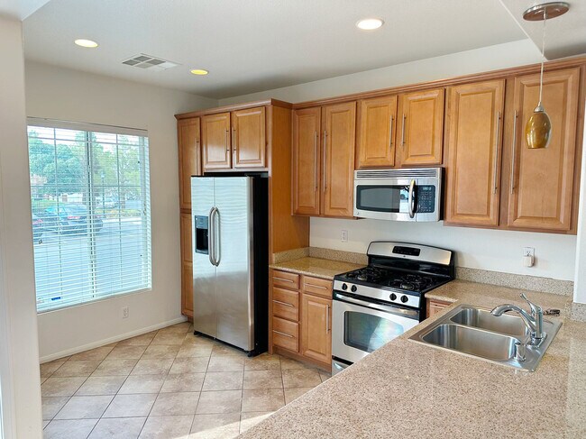 Photo - 1721 Spanish Sky Ave