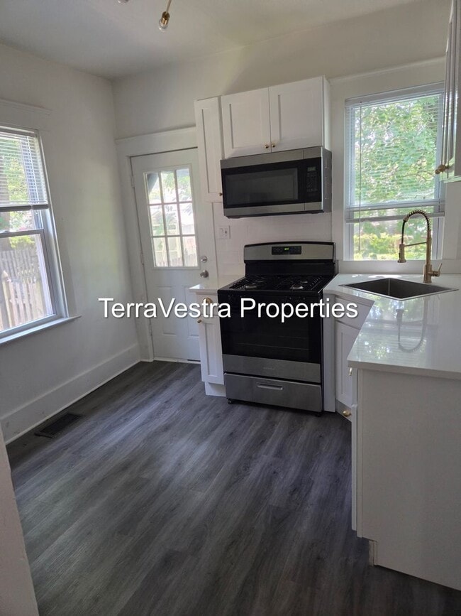 Photo - 28 W Madison Ave Unit 1R