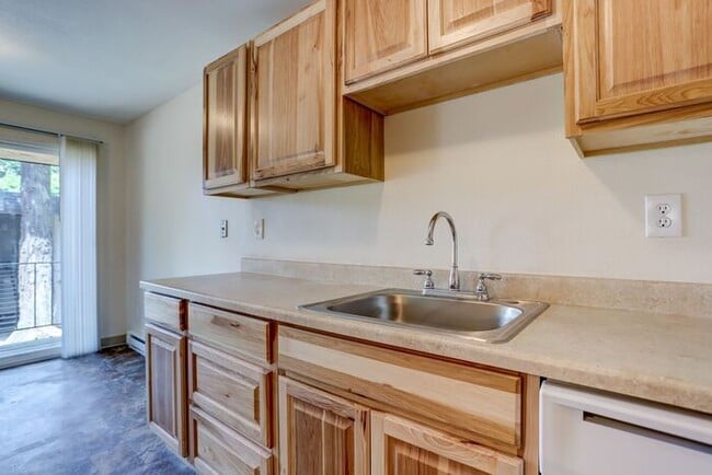 Building Photo - 2bed/1bath CALL NOW for Details! Pets OK! ... Rental