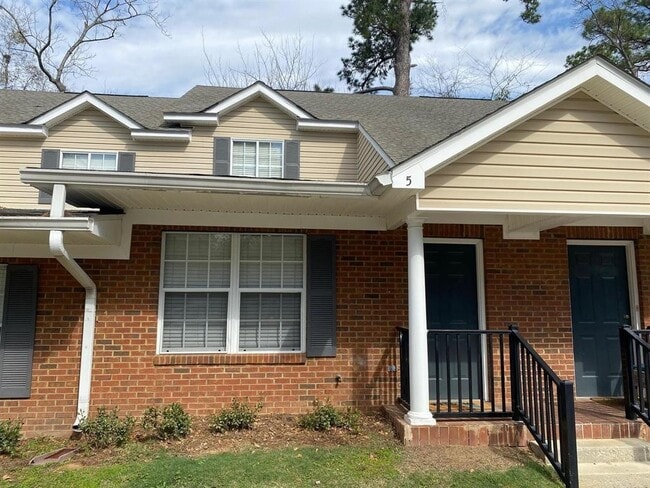 Building Photo - 241 Dixie Dr Unit 105 or 5