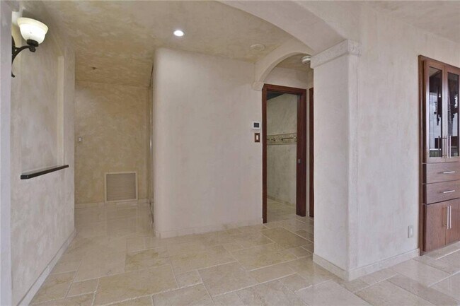 Photo - 40 N Interstate Hwy 35 Unit 12C2