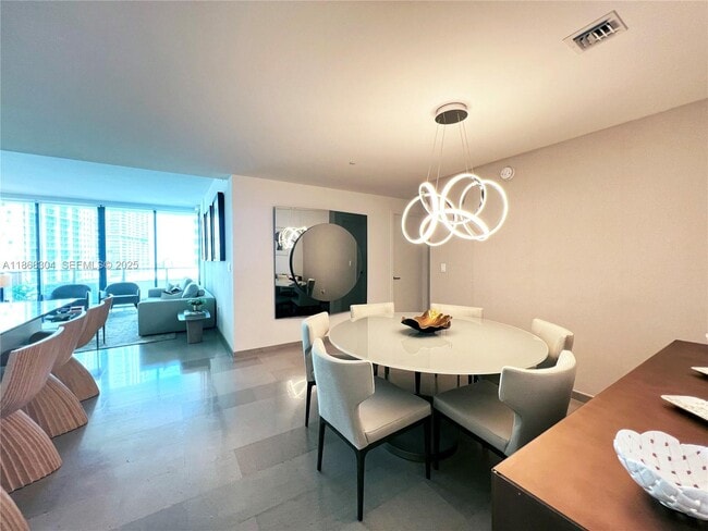 Photo - 68 SE 6th St Unidad 1003