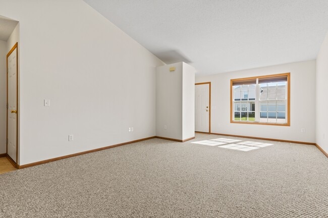 Photo - Woodland Creek Townhomes - Saginaw, MI
