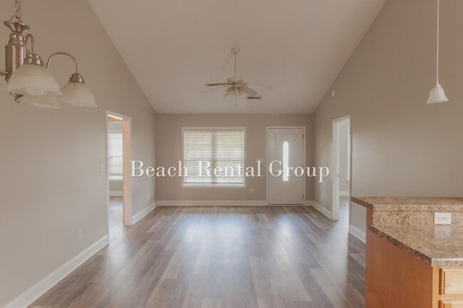 Photo - 204 Macarthur Dr