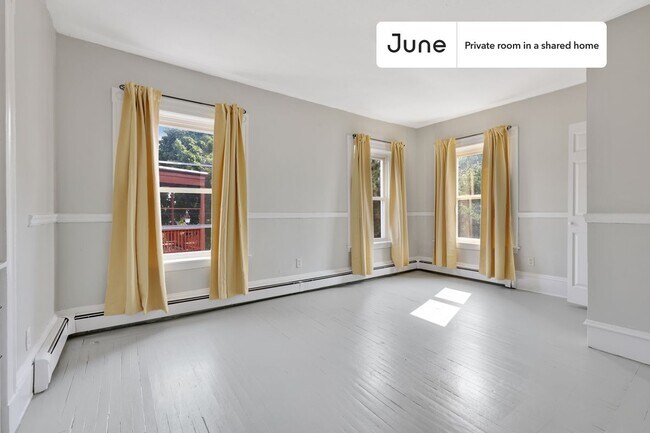 Photo - Room in Shared 4 bed/2 bath home Unit D