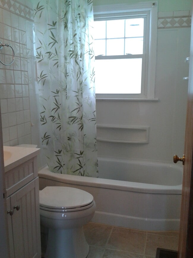 Photo - 300 Heikes Ave Casa