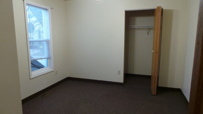 Building Photo - 154 S Franklin St Rental