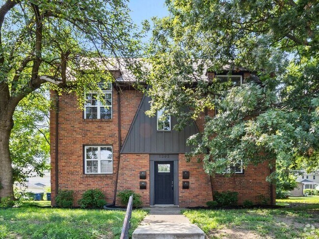 Building Photo - 1383 Eastview Ave Unit 1383 Eastview-  1 Rental