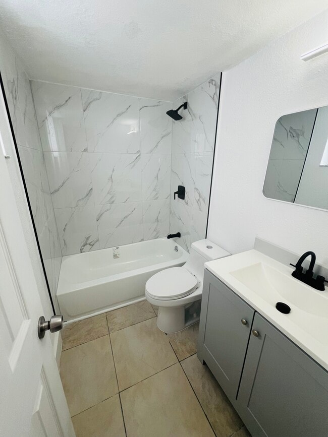 Photo - 3800 SW 102nd Ave Unidad 117 Rental