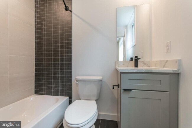 Photo - 437 N 35th St Unit B