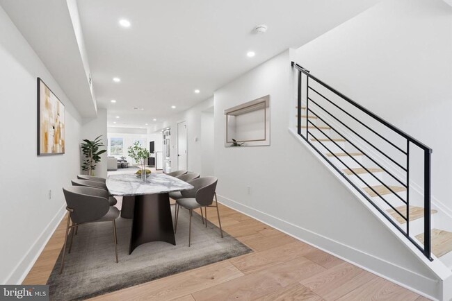 Photo - 147 Jones St