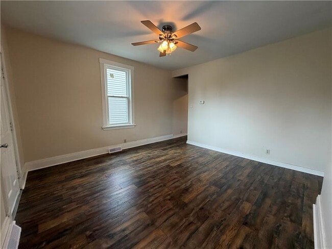 Photo - 1702 5th Ave