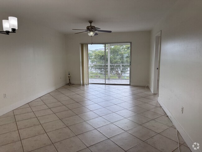 Building Photo - 8305 Sunrise Lakes Blvd Rental