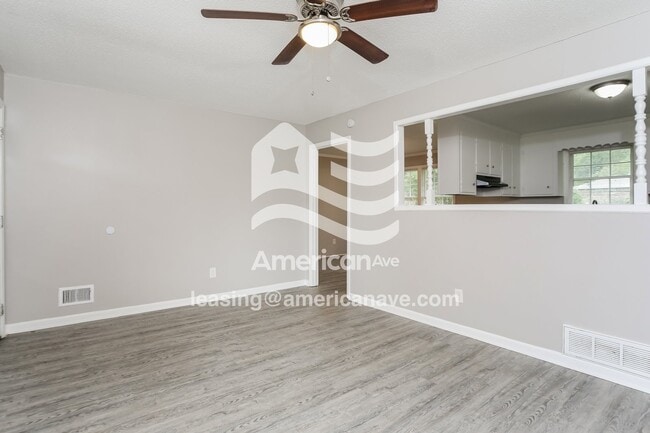 Photo - 108 Crestmore Dr