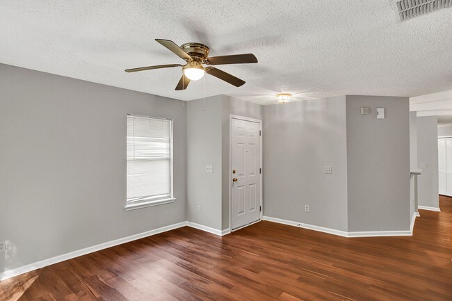 Photo - 3 bedroom/ 2 bathroom condo in gated South...