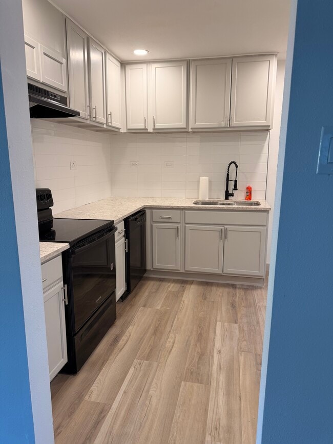 Photo - 3 Pershing Dr Unit B