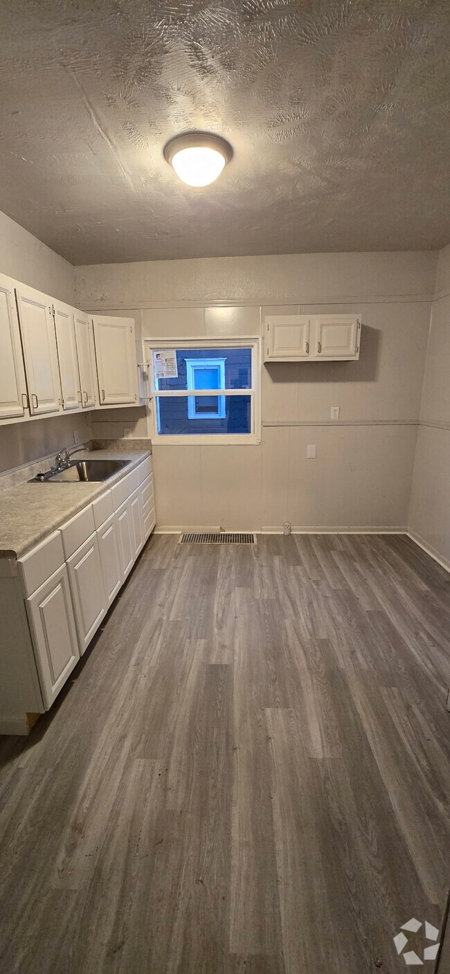 Building Photo - 1437 S Linden Ave Rental