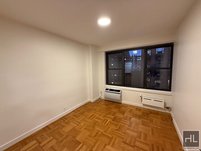 Photo - Fourth Avenue Unidad 16K