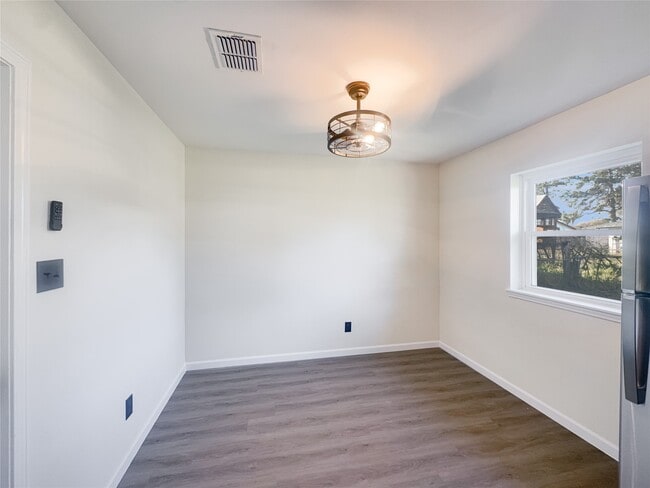 Photo - 5111 Seymour Dr