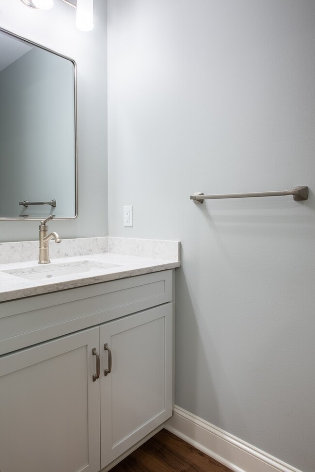 Photo - 319 W 5th St Unit 321