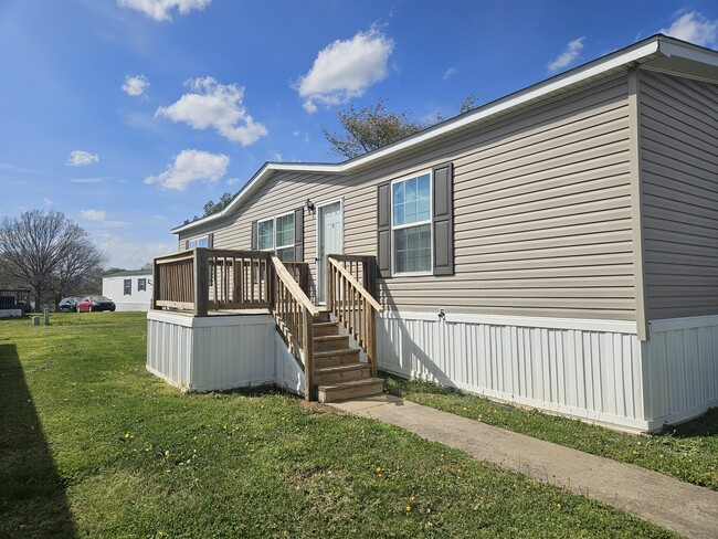 Photo - 179 Lynnwood Cir