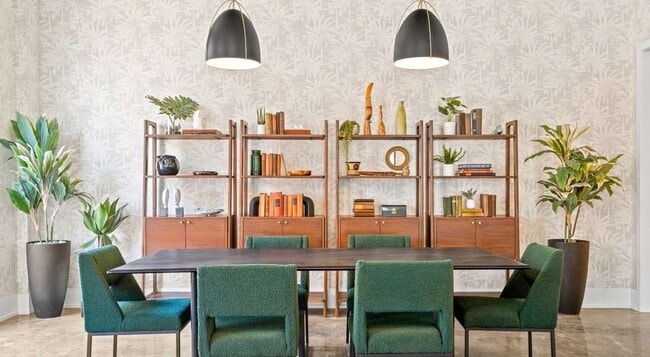 Photo - 1131 W Winona St