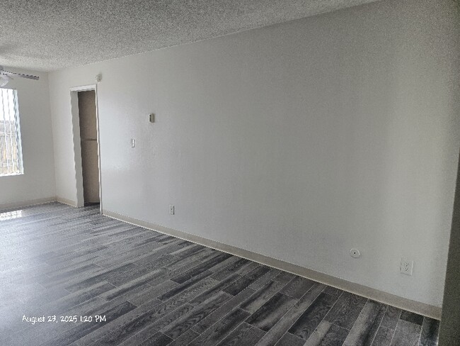 Photo - 991 N Mollison Ave Unit 04