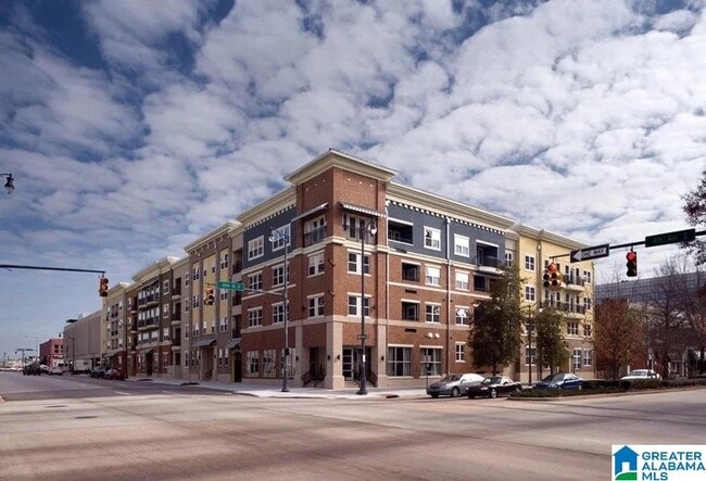 Building Photo - 2020 5th Ave S Unit 340