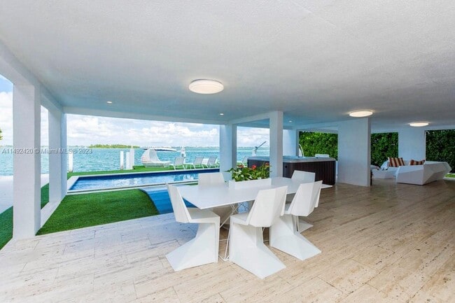 Photo - 891 N Venetian Dr