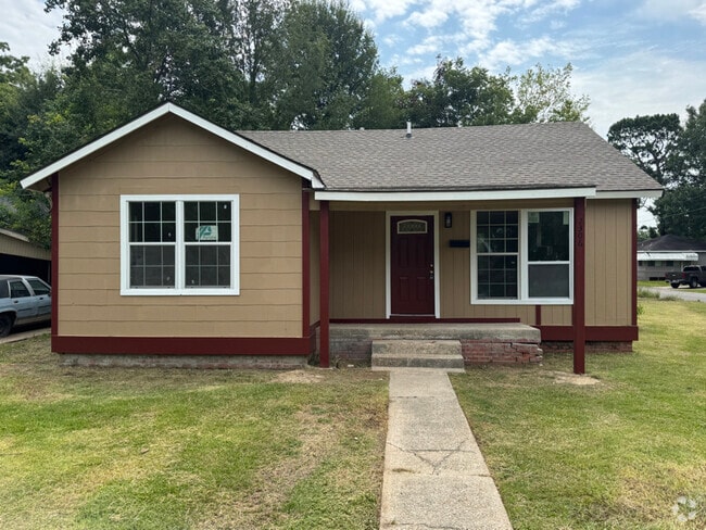 Building Photo - 2306 N 37th St Rental