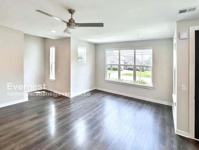 Photo - 105 Ethelyne Way