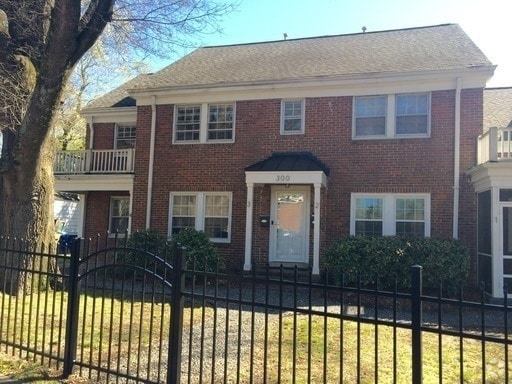 Building Photo - 300 Horne St Unit 300 Horne #1 Rental