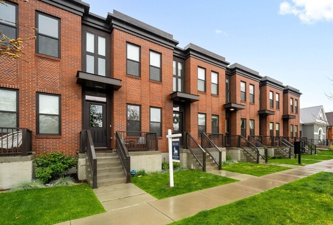Modern 2BD, 2.5BA Five Points Townhome wit... - Modern 2BD, 2.5BA Five Points Townhome wit...
