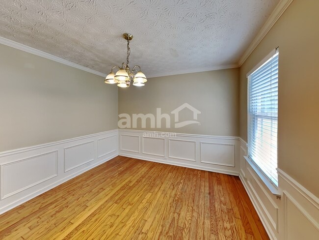 Photo - 1626 Sparrow Wood Ln SW