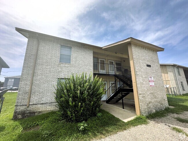 Building Photo - 1313 Quail Cir Rental