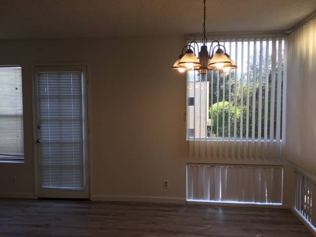 Photo - 4248 Whitsett Ave