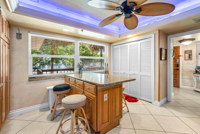 Photo - 374 Golfview Rd Unit 205