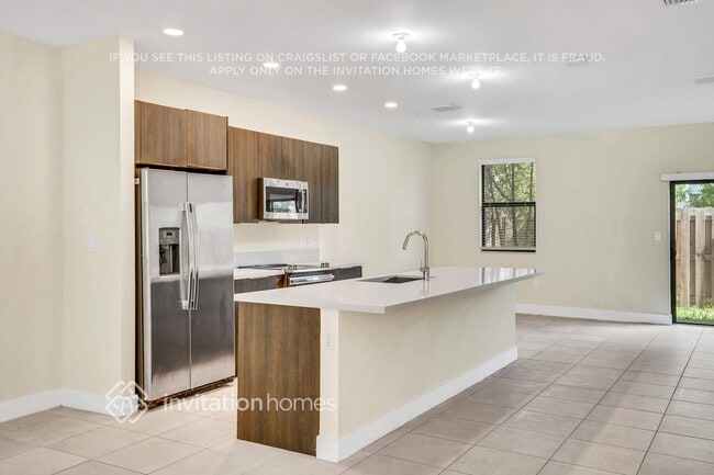 Photo - 10437 NW 82nd St