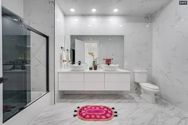 Photo - Crystal Cambridge