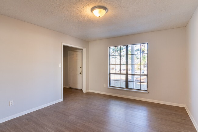 Photo - 539 Pheasant Run Dr