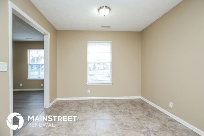 Photo - 664 Crescent Rd