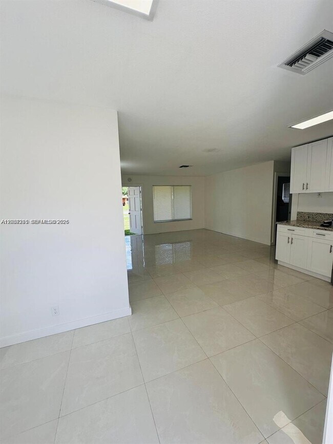 Photo - 2620 NW 14th Ct