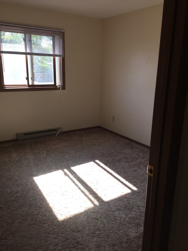 Photo - 1815 3rd St E