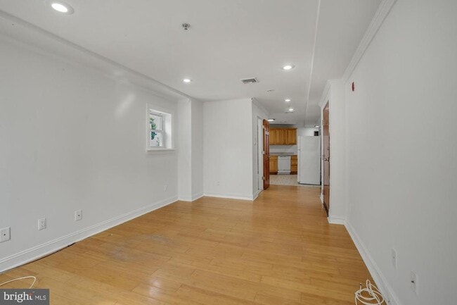 Photo - 2026 Ridge Ave Unit 8