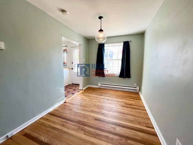 Photo - 2858 Jasmine St