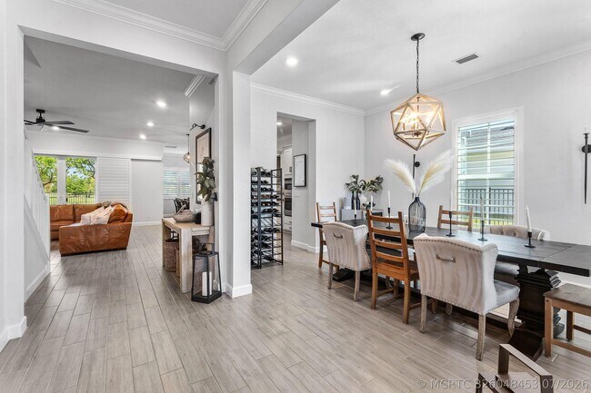 Photo - 981 Castaway Ct