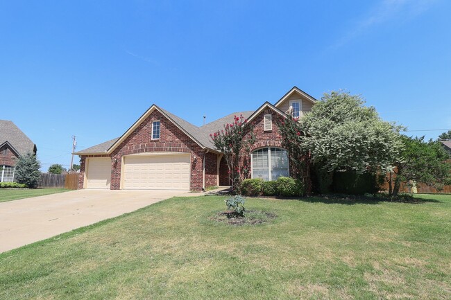 Photo - Spacious 4 bedroom 3 bathroom home In Sand Springs