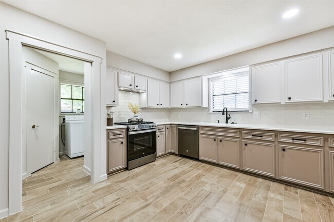 Photo - 1413 23rd Ave N