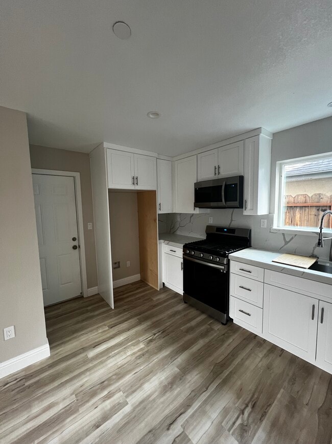 Photo - 436 E Center St